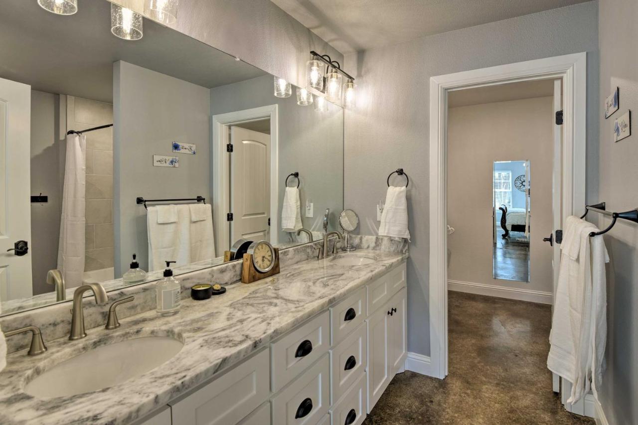 Granbury Home With Hot Tub And Furnished Patio! Екстериор снимка