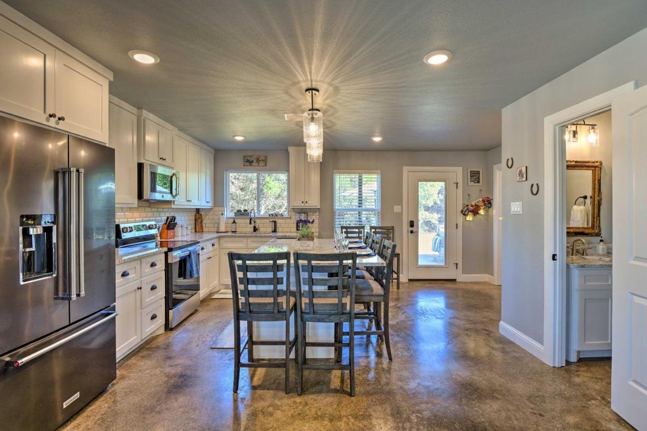 Granbury Home With Hot Tub And Furnished Patio! Екстериор снимка
