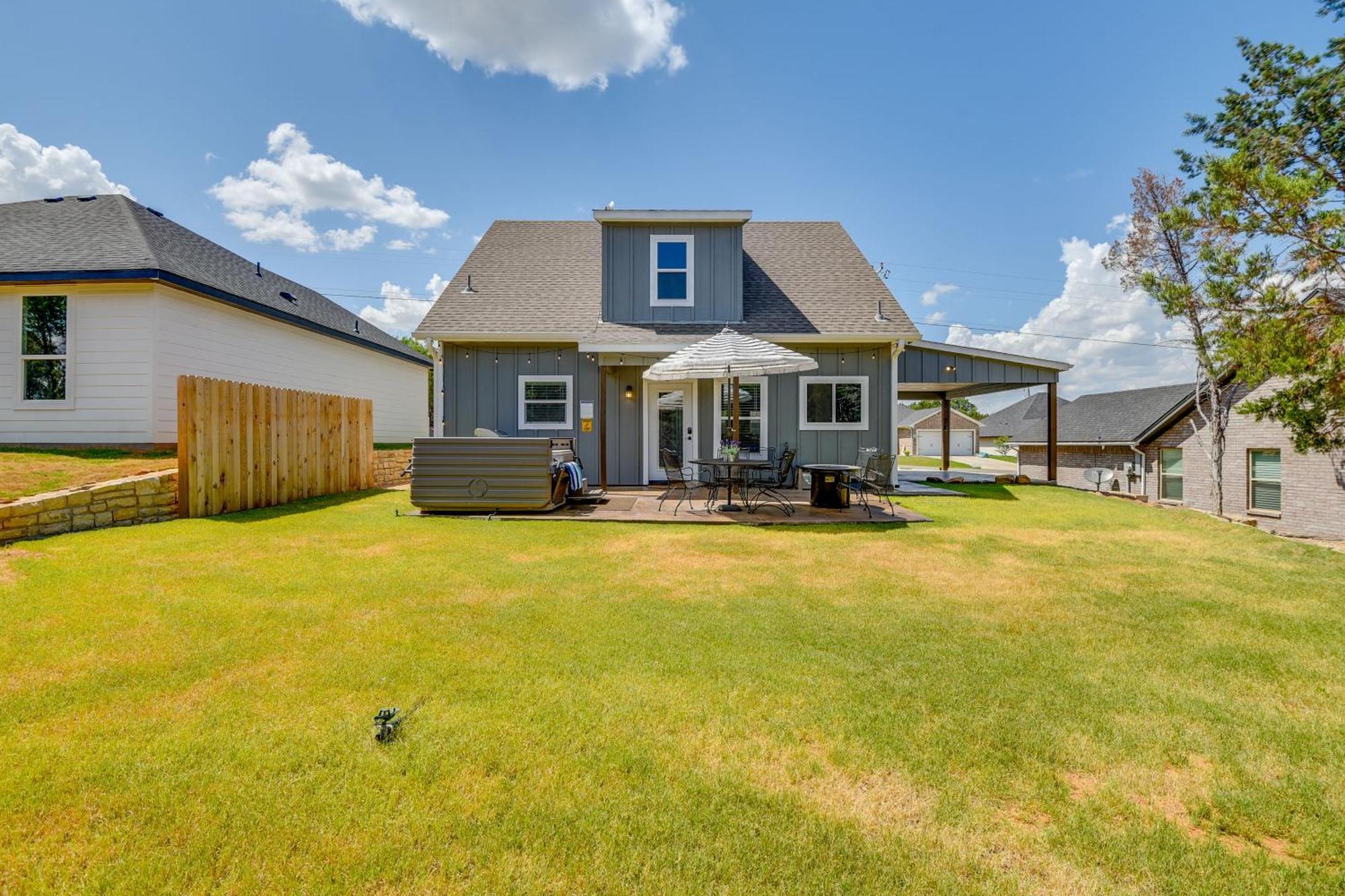 Granbury Home With Hot Tub And Furnished Patio! Екстериор снимка